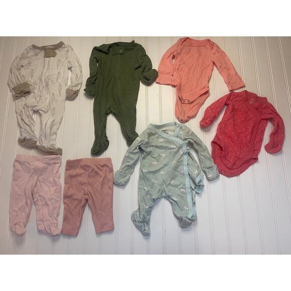 Newborn GIrl Bundle 44 Items Bodysuits Sleepers Swaddles Outfits Some NWT - Picture 3 of 7